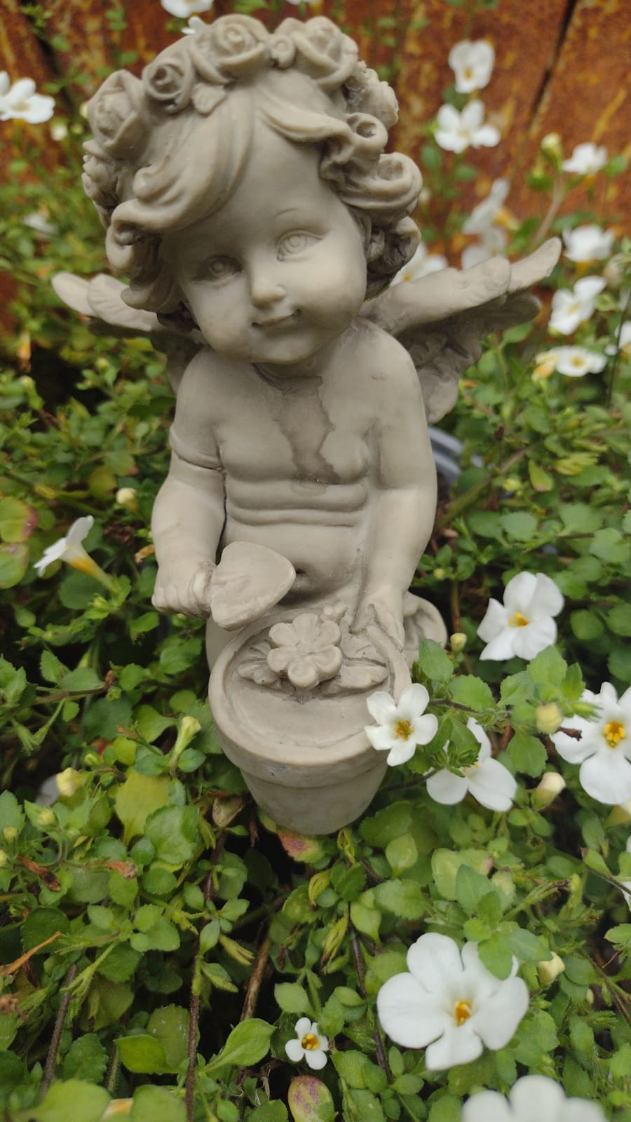 Poli Figur in Betonoptik 